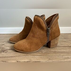 Chinese Laundry Strawberry Field Tan Suede Ankle Boot heel boho bohemian neutral